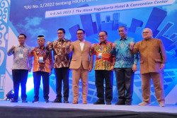 Disebut Potensial Jadi Cawapres Ganjar, Ridwan Kamil: Saya Patuh pada Golkar