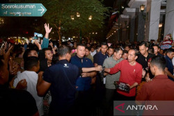 Jokowi Habiskan Malam Minggu di Sepanjang Malioboro, Diserbu Warga Minta Foto
