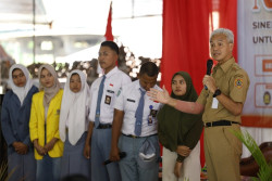 Gawat! Ganjar Terima Aduan Dugaan Praktik Pungli Berkedok Infaq di SMK