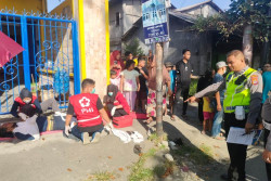 Tabrak Rumah, Pengendara dan Pembonceng Motor Luka-luka