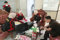 Kasus Mafia Tanah Kas Desa: Rumah Kepala Dispertaru DIY Digeledah, 20 Bundel Dokumen Disita