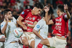 Hujan Kartu Merah, Bali United Bekuk Madura United 2-1