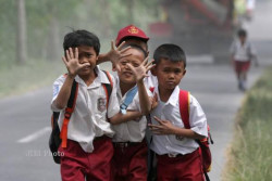 Cara Mempersiapkan Anak Pertama Kali Masuk Sekolah