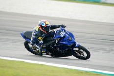 Pembalap Indonesia Aldi Satya Mahendra Menangi Dua Balapan Yamaha R3 bLU cRU di Italia