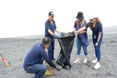 The Atrium Hotel and Resort Yogyakarta Adakan CSR Bersih Pantai dan Peduli Sesama Ke Panti Asuhan Bina Siwi