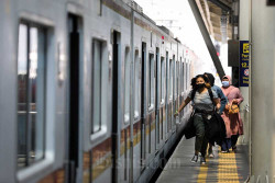 Penumpang KRL Tembus 467.510 Orang Per Hari