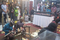Malam 1 Suro, Keris Koleksi Seniman dan Budayawan Jogja Dipamerkan