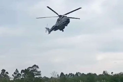 Duh! Tembok Stadion Bengkulu Seharga Rp700 Juta Ambruk Terhempas Angin Helikopter Jokowi