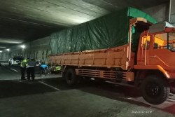 Seruduk Truk, Perempuan Muda Meninggal di Underpass Kentungan