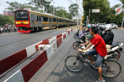Perilaku Pengguna Jalan yang Ceroboh Picu Kasus Kecelakaan di Perlintasan Sebidang