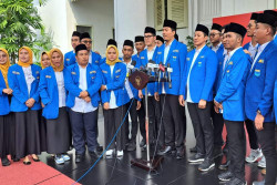 Bertemu Jokowi di Istana, PMI Bahas IKN hingga Pemilu 2024
