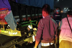 Lagi! Motor Seruduk Truk di Underpass Kentungan, Korban Meninggal di Lokasi
