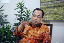 Menhub Budi Karya Tegaskan Proyek Rel Kereta Api Layang Simpang Joglo Solo Selesai di 2024