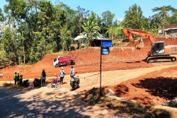 Selesai Tahun Ini, Jalan Alternatif Gunungkidul-Sleman Bikin Akses Wisata ke Nglanggeran Bakal Lebih Mudah