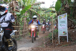 Begini Teknik Aman dan Nyaman Naik Motor Trail