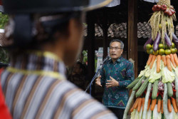 Merti Dusun, Warga Padukuhan Singosaren Gelar Kirab Budaya