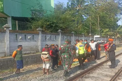 Seorang Perempuan Tewas Terserempet Kereta Api