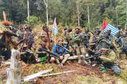 6 Bulan Disandera, Pilot Susi Air Dinanti Keluarga