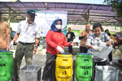 Depok Sleman Bikin Gerakan Pilah Sampah Lewat Gede Lampah
