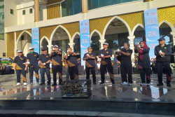 Sejumlah Mantan Rektor UII Lepas Burung Merpati di Halaman Kampus