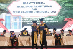 Sekjen Kemenkumham Terima Doktor Honoris Causa dari Unesa