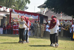 Keseruan Lomba 17 Agustus ASN Pemkab Sleman: Wabup Kalah Tarik Tambang Lawan Anggota Dewan