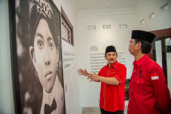 Menapaktilasi Jejak Proklamator