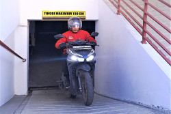 Tips Naik Motor Matik di Tanjakan & Turunan ala Honda Istimewa