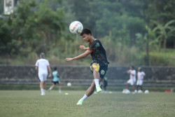 Wow! Ritual Hokky Caraka Penyerang Muda PSS Sleman Saat Dipercaya Menjadi Starter