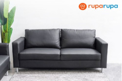 4 Cara Membersihkan Sofa Kulit dari Jamur