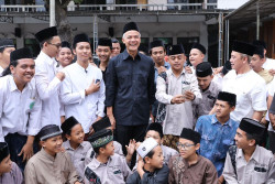 Kunjungi Ponpes Al Munawwir Krapyak, Ganjar Ajak Nahdliyin Jaga Keutuhan NKRI Jelang Kontestasi Politik