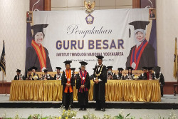 Teliti Air Tanah dan Baja Tahan Karat, Dua Dosen Perempuan ITNY Jadi Guru Besar