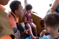 Asyik Bermain di Pantai Baru, Belasan Anak-Anak Disengat Ubur-ubur