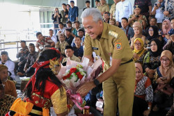 Seniman dan Kelompok Kuda Lumping Bertemu Ganjar Sebelum Purna Tugas