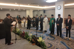 Guru Besar UGM Profesor Hari Kusnanto Josef Dilantik Jadi Rektor Unriyo