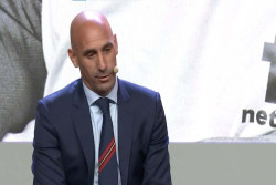 Skandal Cium Pesepak Bola Wanita, Presiden Federasi Sepak Bola Spanyol Mundur dari Jabatannya