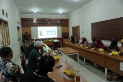 UII Mengangkat Potensi Cuka Salak sebagai Local Genius Warga Wonokerto