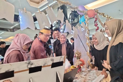 Mahasiswa PPG UAD Pamerkan Karya di Lobi Kampus