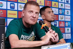Derbi Persebaya vs Arema FC, Josep Gombau: Saya Berpengalaman dengan Pertandingan Tensi Tinggi
