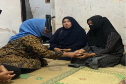Bupati Sleman Kunjungi Rumah Duka Korban Kecelakaan Mobil Damkar