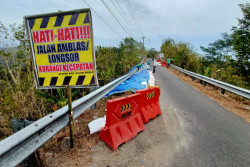 Sabar! Ruas Jalan Kabupaten di Giripurwo yang Longsor Baru Diperbaiki Tahun Depan