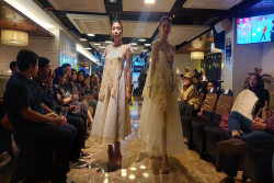 Gelar Makan Malam & Fashion Show, Swiss-Belboutique Kenalkan Chadis Rooftop untuk Event Berkelas