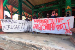 Tambang Penyuplai Tanah Urug Proyek Jalan Tol Didemo Warga