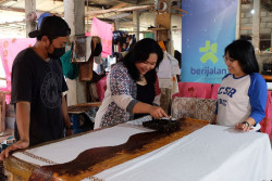 Rayakan Hari Batik Nasional, ACC Beri Pelatihan Membatik Untuk UMKM