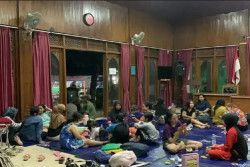 304 Orang Mengungsi Akibat Kebakaran Gudang Rongsok, 3 RT Terdampak