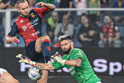 Giroud Jadi Kiper Dadakan, Milan Ambil Alih Puncak Klasemen Liga Itallia