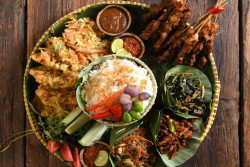 Nikmatnya Daharan Klangenan ala Kalluna Resto, Menambah Ruang Keakraban