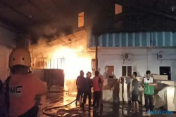 Kebakaran Hebat Terjadi di Gudang Kayu Jalan  Solo-Karanganyar