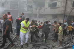 Puluhan Ribu Warga Palestina Berlindung di Rumah Sakit di Jalur Gaza