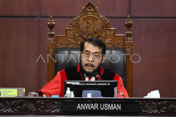 Resmi! MK Tolak Permohonan Batas Usia Minimal Capres-Cawapres 35 Tahun